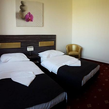 Hotel Montenegro Bruntál Екстериор снимка