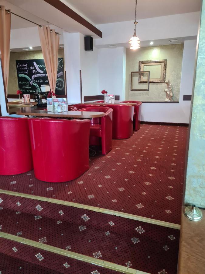 Hotel Montenegro Bruntál Екстериор снимка