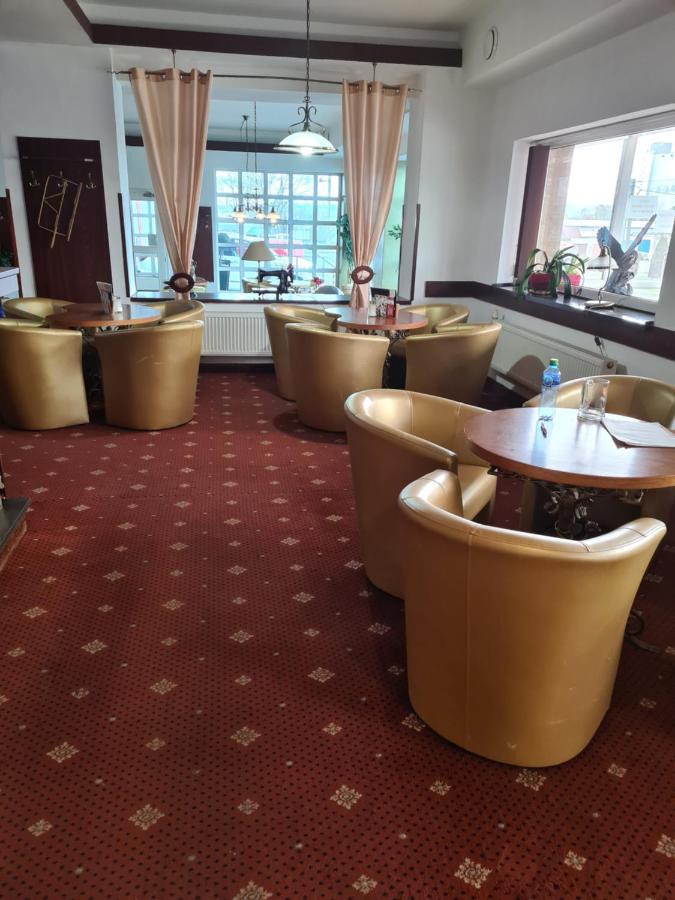 Hotel Montenegro Bruntál Екстериор снимка
