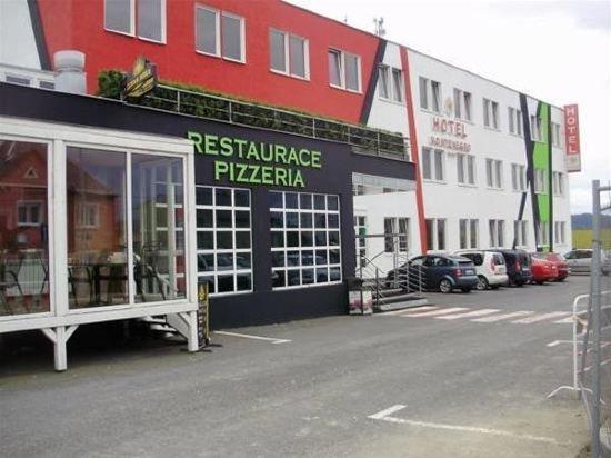 Hotel Montenegro Bruntál Екстериор снимка