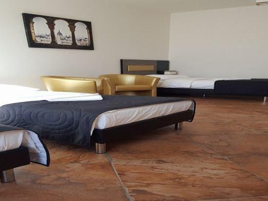 Hotel Montenegro Bruntál Екстериор снимка