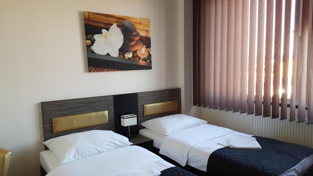 Hotel Montenegro Bruntál Екстериор снимка