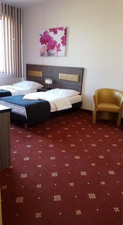 Hotel Montenegro Bruntál Екстериор снимка