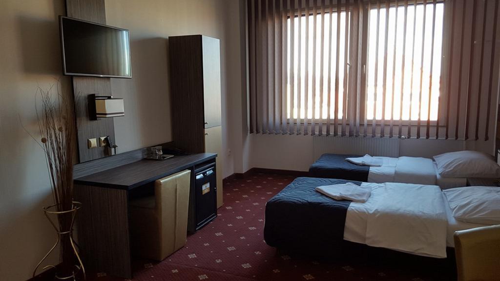 Hotel Montenegro Bruntál Екстериор снимка
