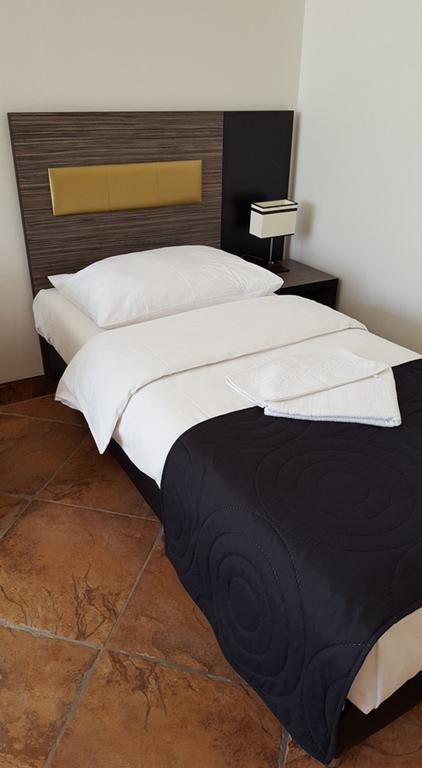 Hotel Montenegro Bruntál Екстериор снимка
