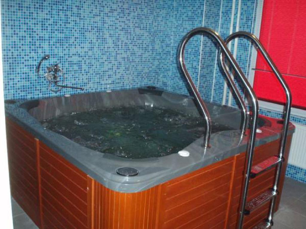 Hotel Montenegro Bruntál Екстериор снимка